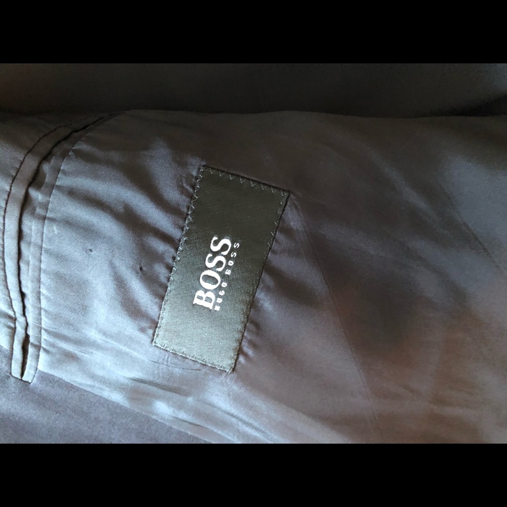 Boss suit - Picture 2 of 3